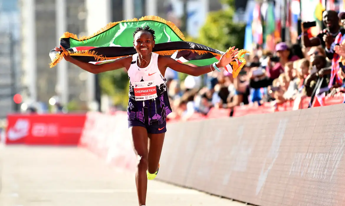 Ruth Chepngetich na Maratona de Chicago
 13/10/2024     Patrick Gorski-Imagn Images