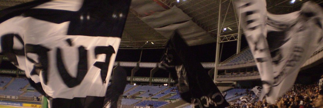 Engenhão - Torcida Botafogo De propriedade municipal, o Engenhão foi arrendado pelo Botafogo e recebeu a torcida da estrela solitária muitas vezes