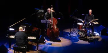 Cena Musical exibe show do Trio Sambaqui Jazz gravado no Espaço Cultural BNDES