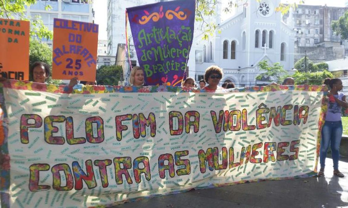 Marcha do Dia Internacional da Mulher em Salvador