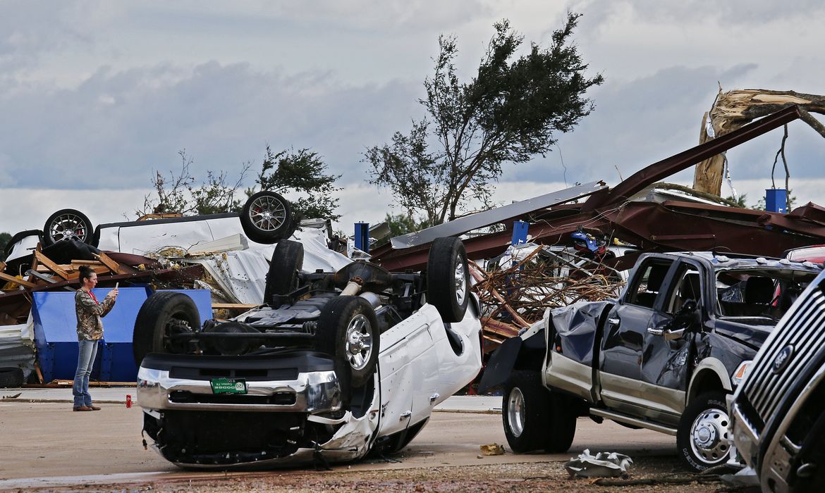 Canton, Texas, USA - Tempestades deixam 14 mortos no Meio-Oeste e Sul dos Estados Unidos