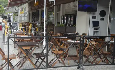 Bares e restaurantes de Botafogo ficam vazios na hora do almoço, no Rio de Janeiro. 