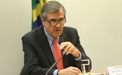 Brasília - Ministro da Justiça, Torquato Jardim, participa de audiência pública na Comissão Especial que analisa o projeto sobre o Código de Processo Penal (Wilson Dias/Agência Brasil)