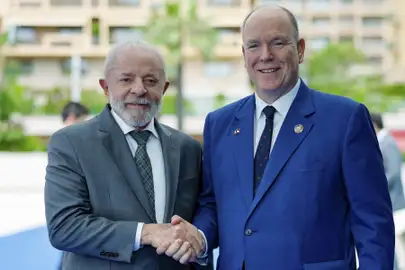 Mônaco, 08/06/2025 - Presidente da República, Luiz Inácio Lula da Silva, com Sua Alteza o Príncipe de Mônaco, Alberto II, após sessão de Encerramento do Fórum de Economia e Finanças Azuis. Foto: Ricardo Stuckert/PR