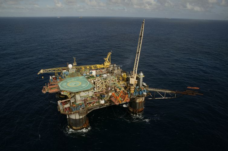 Geraldo Falcão / Agência Petrobras Plataforma semi-submersível P-20,petróleo do Brasil, petrobras