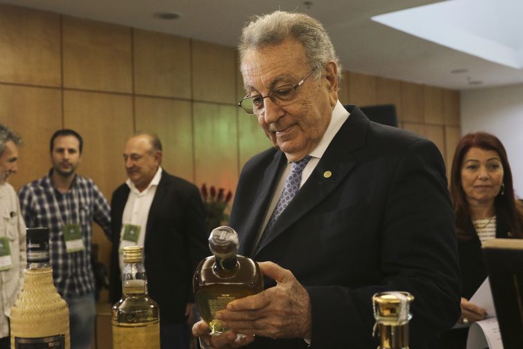 O presidente da Confederação da Agricultura e Pecuária do Brasil (CNA), João Martins, durante lançamento do Anuário da Cachaça, no auditório da CNA, em Brasília.