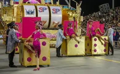 São Paulo (SP), 01/03/2025 - Carnaval 2025 - Sambódromo do Anhembi, desfile do Grupo Especial -Escola de Samba Rosas de Ouro. Foto Paulo Pinto/Agência Brasil