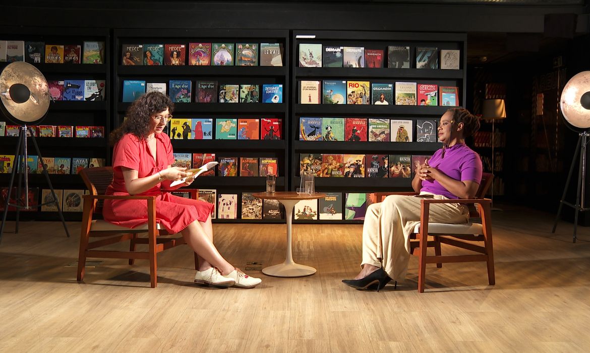 São Paulo (SP), 14.08.2024 - Escritora Mariana Salomão Carrara no programa Trilha de Letras. Foto: TV Brasil/Divulgação