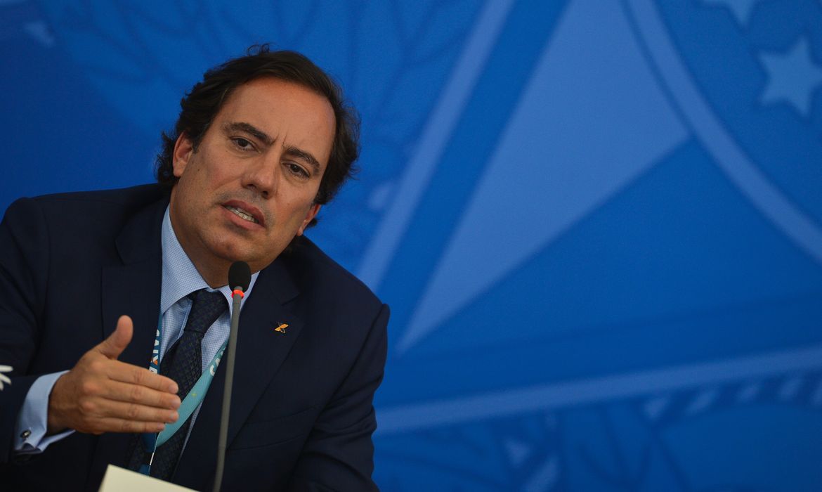 O presidente da Caixa Econômica Federal, Pedro Guimarães, fala à imprensa no Palácio do Planalto, sobre o lançamento do aplicativo CAIXA|Auxílio Emergencial