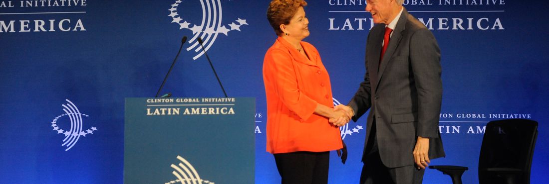 Rio de Janeio - A presidente Dilma Rousseff participa da abertura do evento Clinton Global Initiative Latin America, promovido pelo ex-presidente norte-americano Bill Clinton
