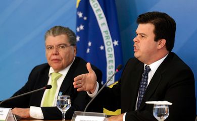 Brasília - Os ministros do Meio Ambiente, Sarney Filho, e de Minas e Energia, Fernando Coelho Filho, durante coletiva sobre edição de nova medida descrevendo extinção da Renca (Fabio Rodrigues Pozzebom/Agência Brasil)