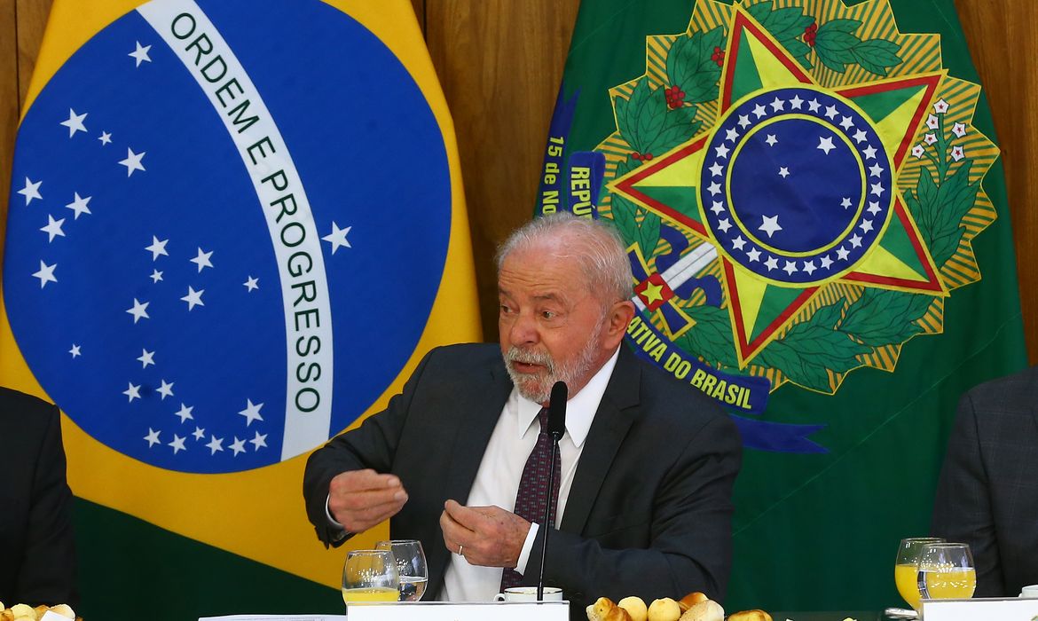 Brasília 08/02/2023 - O presidente, Luiz Inácio Lula da Silva participa de café da manhã de com o Conselho Político da Coalizão, no Palácio do Planalto