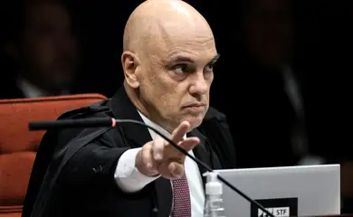 Brasília (DF), 11/09/2025 - O ministro Alexandre de Moraes durante sessão na Primeira Turma do Supremo Tribunal Federal (STF), que realiza o quinto dia de julgamento dos réus do Núcleo 1 da trama golpista, formado pelo ex-presidente Jair Bolsonaro e mais sete aliados. Foto: Marcelo Camargo/Agência Brasil