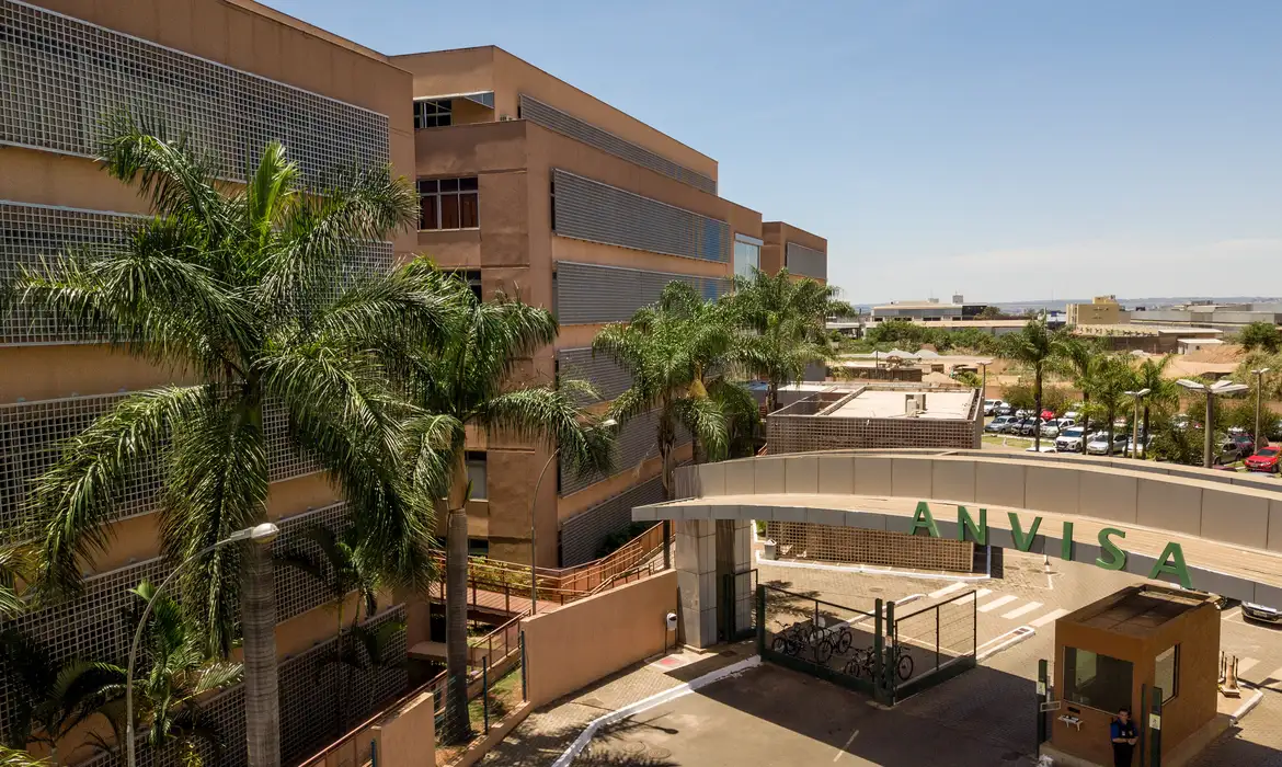 Rafa Neddermeyer/Agência Brasil Brasília-DF, 10.11.2023, Fachada do Prédio da Agência de Vigilância Sanitária ANVISA, em Brasília. Foto: Rafa Neddermeyer/Agência Brasil
