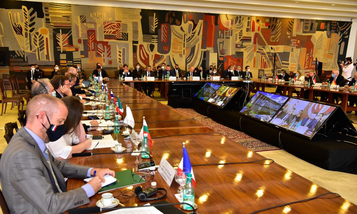 Encontro “Diálogo com Embaixadores da UE no Brasil: crescimento, sustentabilidade e políticas públicas”, no Palácio do Itamaraty 