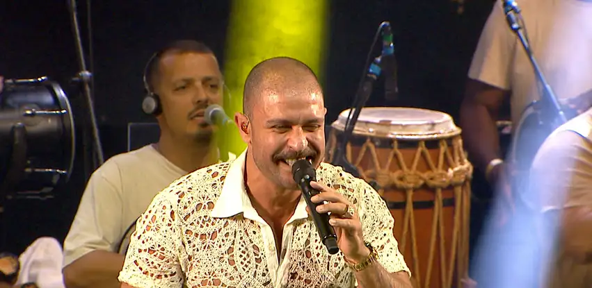 Diogo Nogueira canta grandes sucessos durante o Festival da Cultura