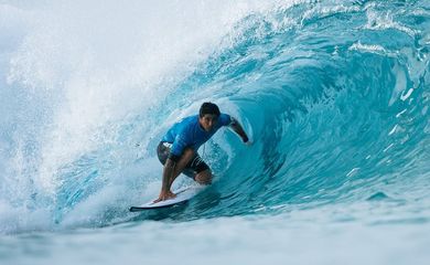 Miguel Pupo avança às oitavas de final da etapa de Abu Dhabi (segunda da WSL) na repescagem, em 14/02/2025