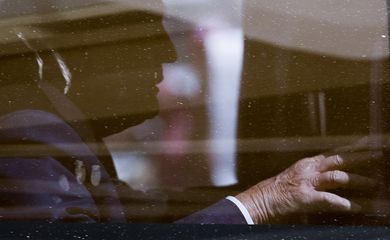  Former U.S. President Donald Trump departs the Wilkie D. Ferguson Jr. United States Courthouse, following his arraignment on classified document charges in Miami, Florida, U.S., June 13, 2023. REUTERS/Marco Bello
