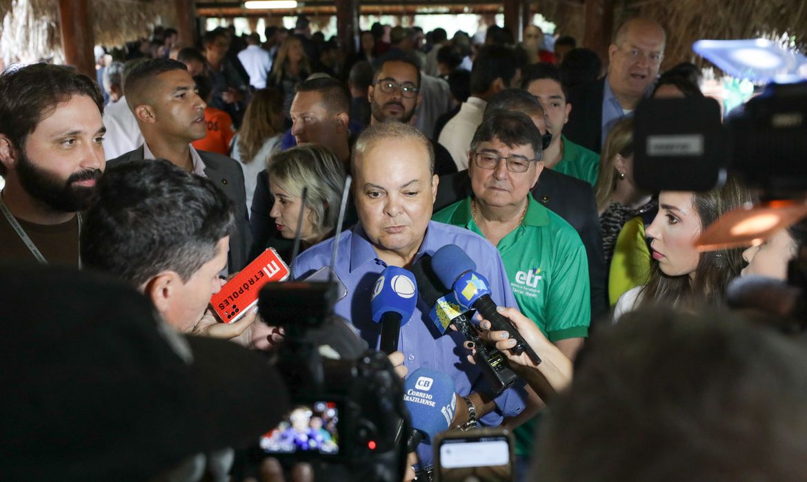 Contratos de concessão de uso (CDUs) foram entregues pelo governador Ibaneis Rocha em continuidade ao trabalho de regularização da área rural do DF. Foto: Renato Alves/Agência Brasília