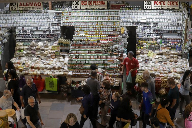 Porto Alegre (RS), 26/04/2025 – Vista geral do Mercado Municipal de Porto Alegre. A um ano o estado foi atingido por temporais que afetou mais de 400 municípios gaúchos, tiveram bairros inteiros alagados. A ,maior tragédia climática da história, deixou pelo menos 147 mortos e afetou mais de 2,1 milhões de pessoas.<br /> Foto: Joédson Alves/Agência Brasil