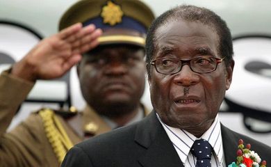 Presidente do Zimbábue, Robert Mugabe, durante evento em Harare (Reuters/Direitos Reservados)