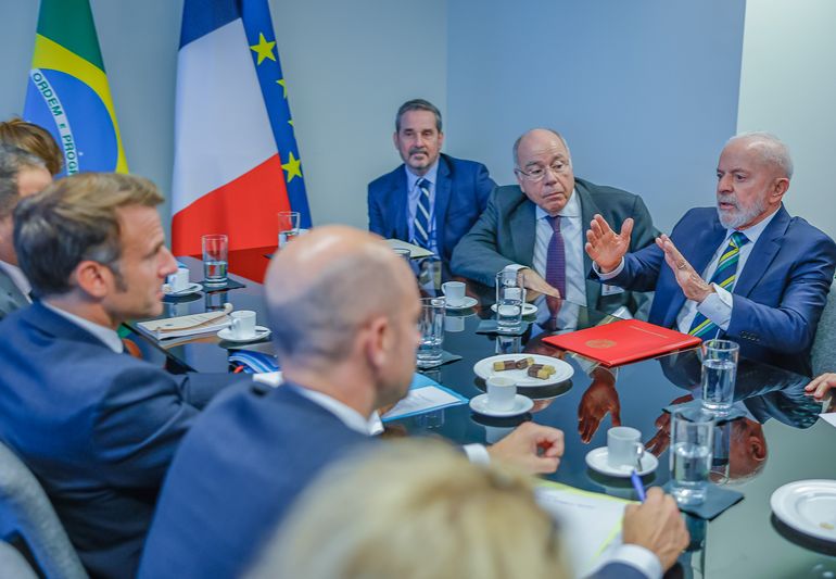 24.09.2024 - Presidente da República, Luiz Inácio Lula da Silva, durante encontro com o Presidente da República Francesa, Emmanuel Macron, na Sala da República Francesa, da Sede das Nações Unidas (ONU). Nova York - Estados Unidos.
Foto: Ricardo Stuckert / PR