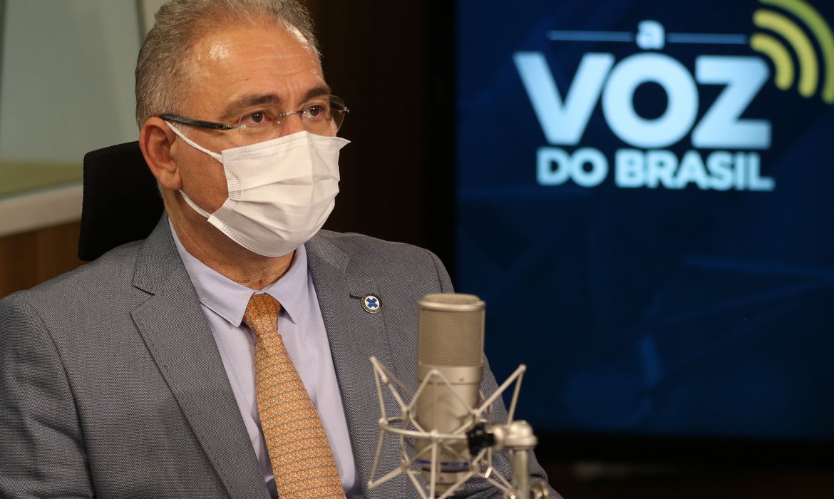 O ministro da Saúde, Marcelo Queiroga, participa do programa A Voz do Brasil