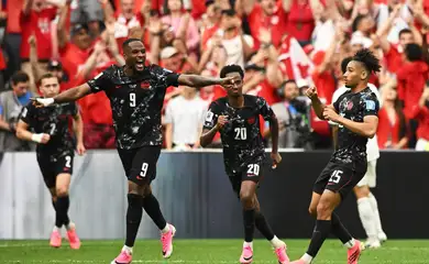 Soccer Football - FIFA World Cup 2026 - Group B - Canada v Qatar - BC Place, Vancouver, Canada - June 18, 2026 Canada's Nathan Saliba celebrates scoring their fourth goal with Cyle Larin and Ali Ahmed IMAGN IMAGES via Reuters/Anne-Marie Sorvin