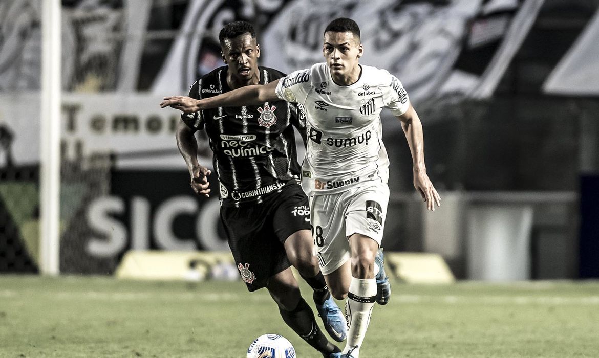 Santos empata em 0 a 0 com Corinthians pelo Brasileiro em 08/08/2021 - Vila Belmiro