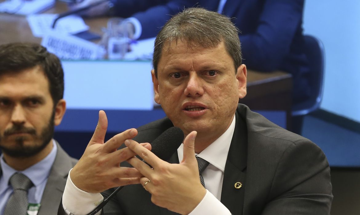 O ministro da Infraestrutura,Tarcísio Gomes de Freitas fala sobre as ações de sua pasta na Comissão de Minas e Energia da Câmara