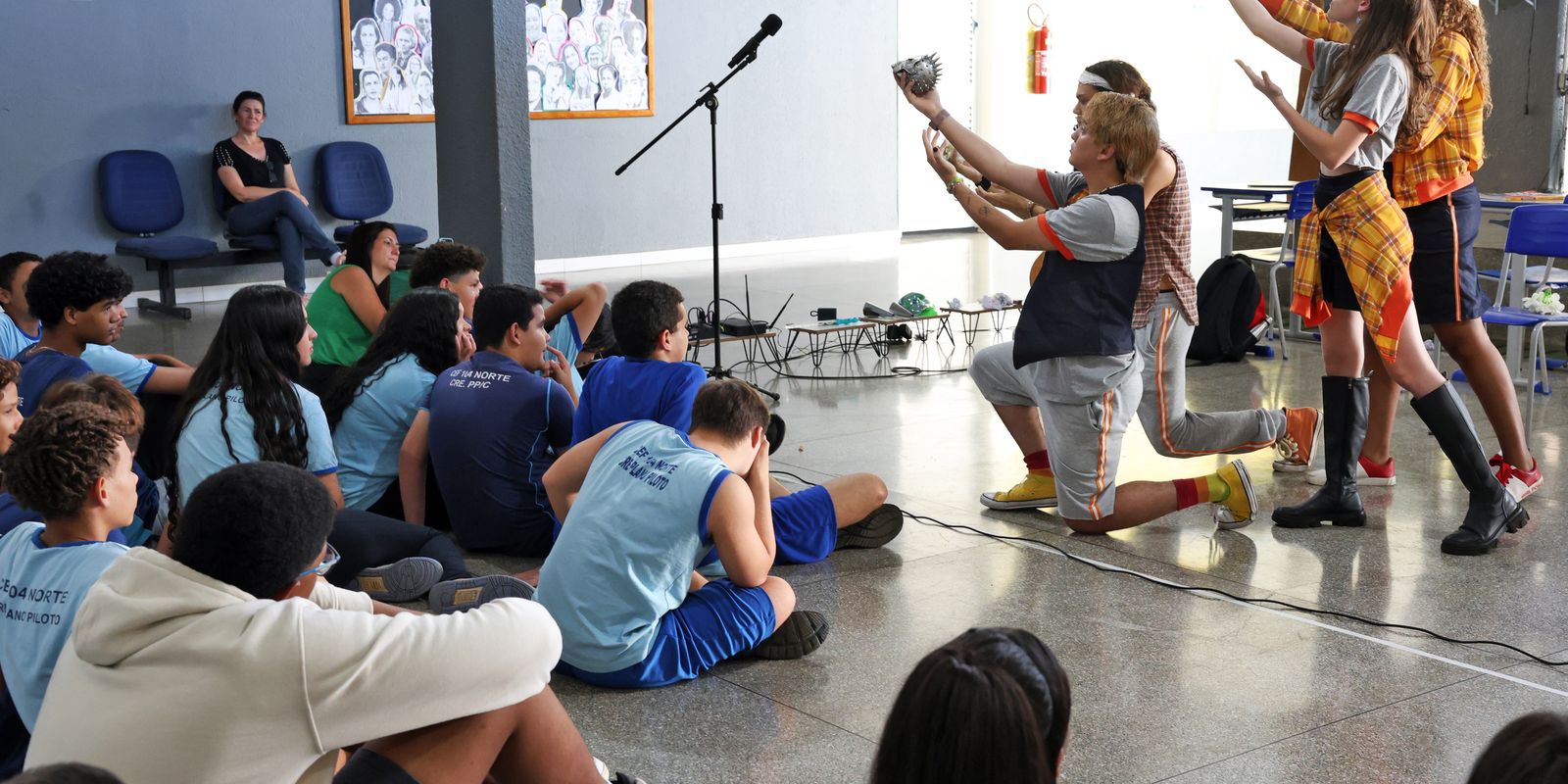 Peça teatral Hora da Saída alerta para riscos do cyberbullying
