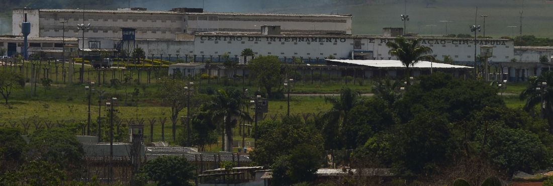 Complexo da Papuda Condenados da Ação Penal 470, trazidos pelo avião da Polícia Federal (PF), foram levados para o complexo penitenciário da Papuda, no Distrito Federal