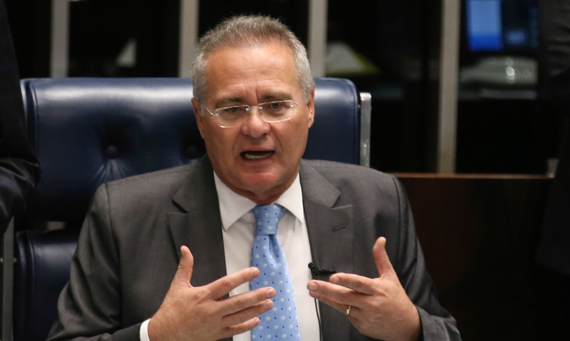 Brasília - Presidente do Senado, Renan Calheiros, inicia sessão de discussão da PEC da reforma política  (Fabio Rodrigues Pozzebom/Agência Brasil)