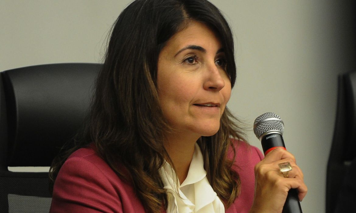 A engenheira de produção Andrea Marques de Almeida trabalhou 25 anos na Vale e, desde abril do ano passado, ocupa a Diretoria Executiva de Finanças e RI da Petrobras.