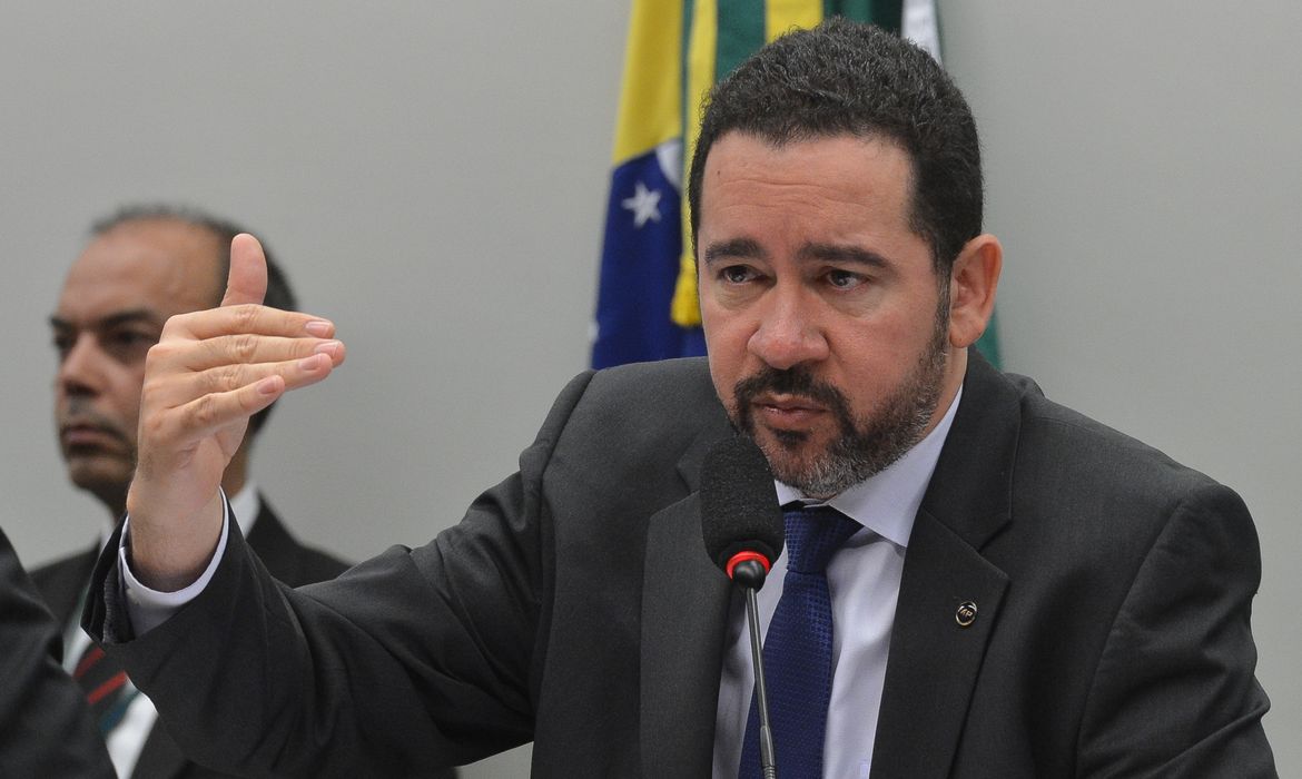Brasília - O ministro interino do Planejamento, Dyogo de Oliveira, durante audiência pública na Comissão Mista de Orçamento sobre o projeto da Lei de Diretrizes Orçamentárias (LDO) de 2017 (Antonio Cruz/Agência Brasil)
