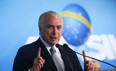 Brasília - O presidente Michel Temer, durante cerimônia de assinatura de MP do Programa de Manutenção e Geração de Empregos, no Palácio do Planalto (Antonio Cruz/Agência Brasil)