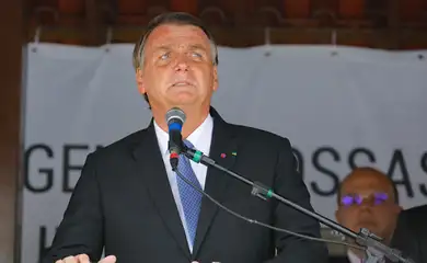 O presidente da República, Jair Bolsonaro, participa da cerimônia de Formatura do Curso Especial de Habilitação para Promoção a Sargento.