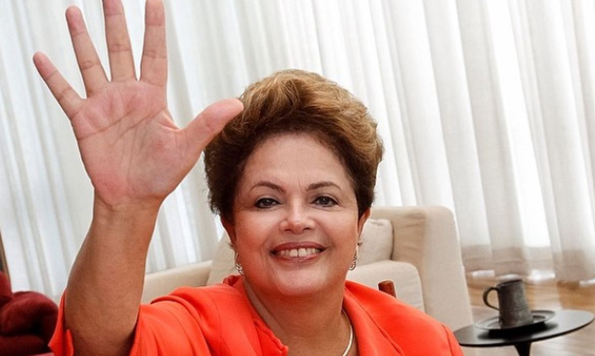 Dilma manda saudação para internautas