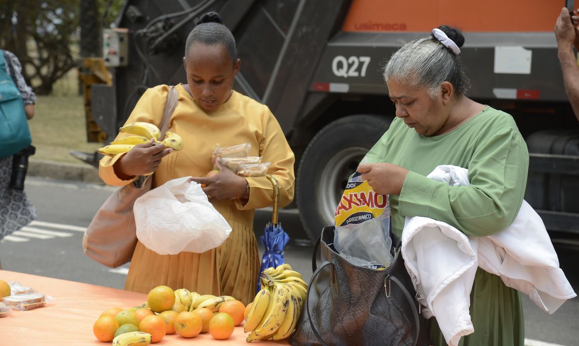 Rio de Janeiro - Ação da Cidadania lança campanha Natal sem Fome no Aterro do Flamengo(Tomaz Silva/Agência Brasil)