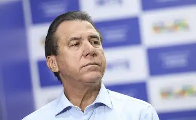 Brasília (DF), 05/05/2025 - O ministro do Trabalho e Emprego, Luiz Marinho, visita feira de artesanato durante a Semana do Trabalho, que conta com uma série de ações e serviços gratuitos para o público, na sede do ministério, em Brasília. Foto: Marcelo Camargo/Agência Brasil