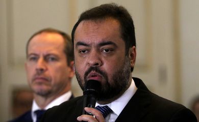 Rio de Janeiro (RJ), 06/10/2023 - O secretário-executivo do ministério da Justiça e Segurança Pública, Ricardo Cappelli, e o governador do Rio de Janeiro, Claudio Castro, falam com a imprensa após reunião no Palácio Guanabara. Foto:Tânia Rêgo/Agência Brasil