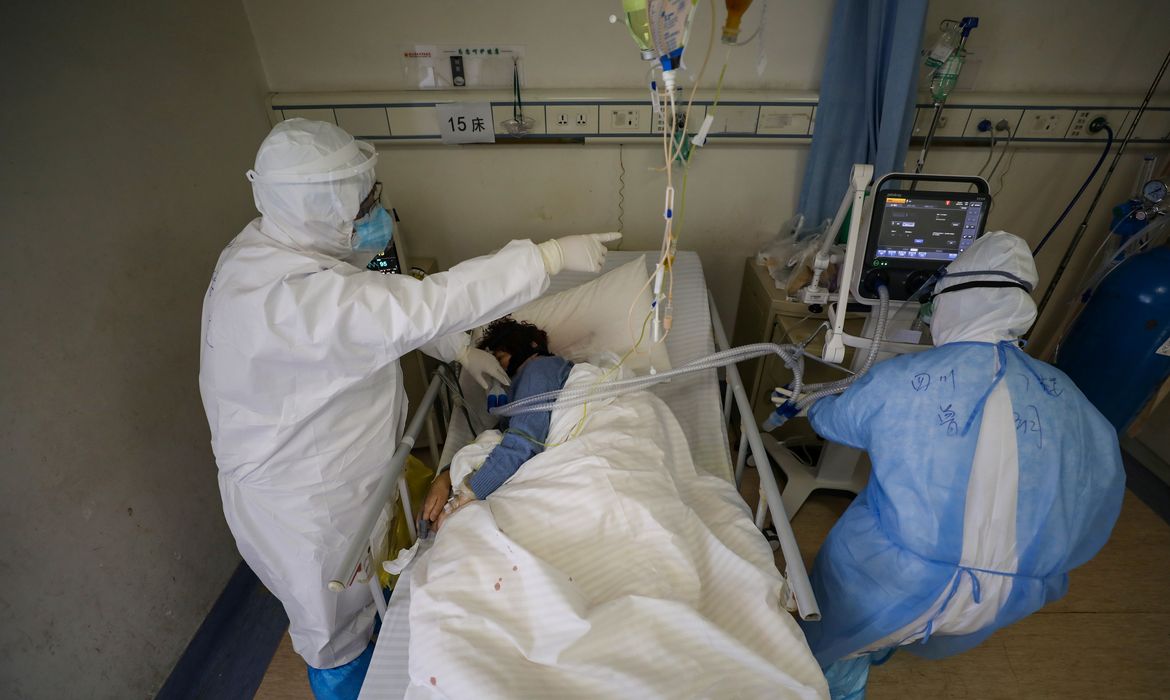 Mortes por novo coronavírus passam de 2 mil na China | Agência Brasil