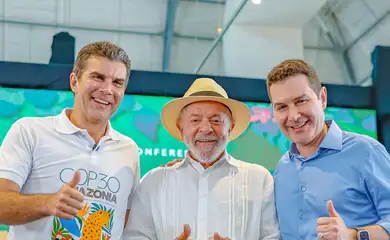 Belém (PA), 14/02/2025 - Presidente da República, Luiz Inácio Lula da Silva acompanhado do governador do Pará Helder Barbalho e do ministro das Cidades Jader Filho, durante Cerimônia de divulgação dos investimentos do Governo Federal para a COP30 e seu legado, realizado no Mercado São Brás. Foto: Ricardo Stuckert/PR