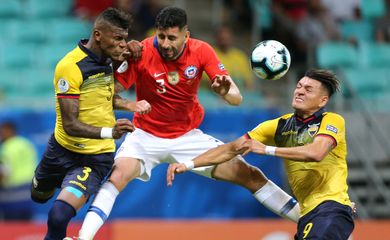 Equador e Chile jogam na arena Fonte Nova (BA)