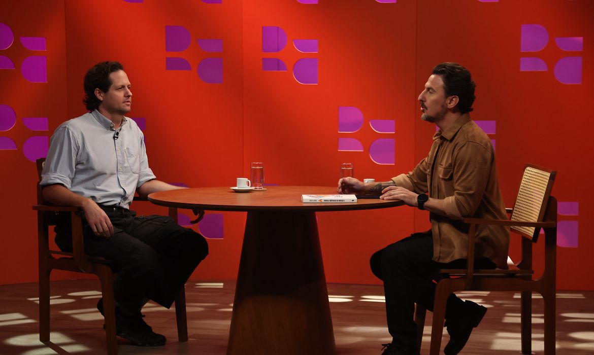 São Paulo (SP), 25/02/2025 - Jornalista Vicent Bevins, durante entrevista no DR com Demori, da TV Brasil. Foto: Paulo Pinto/Agência Brasil