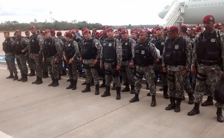 Embarque na Base Aérea de Brasília da Força Nacional de Segurança Pública para Fortaleza.