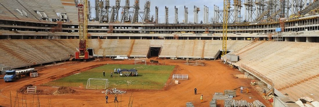 O relatório informa que a atividade da construção civil, a exemplo da construção de estádios, deve responder por 40,9% do total de emissões