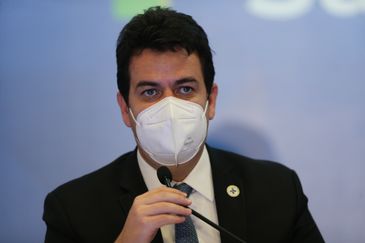 O secretário-executivo do Ministério da Saúde, Rodrigo Cruz, durante coletiva sobre as novas diretrizes da campanha nacional de vacinação contra a Covid-19.