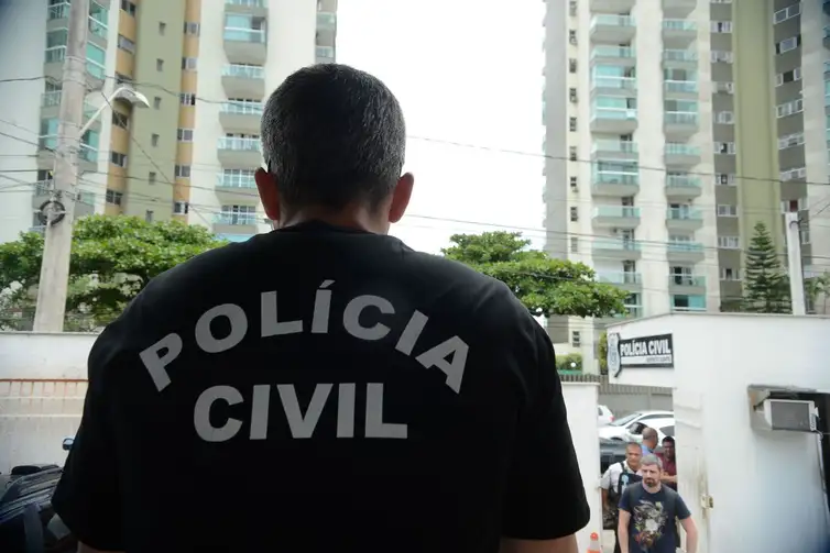 Polícia Civil investiga vídeo falso sobre caixões enterrado com pedras | Agência Brasil