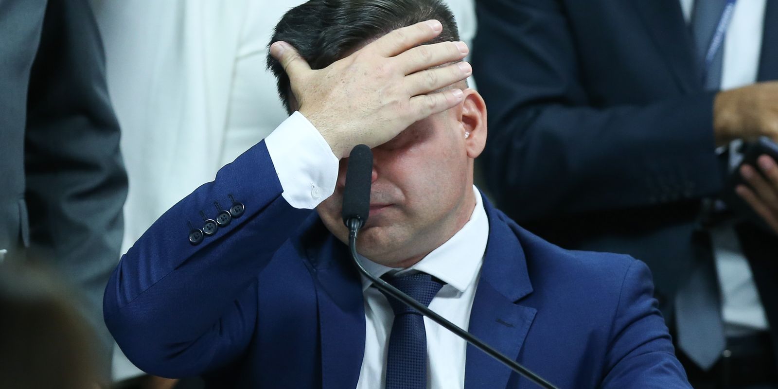 Testemunhas implicam ex-diretor da PRF em bloqueios na eleição de 2022